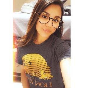 Meet your Posher, Lily